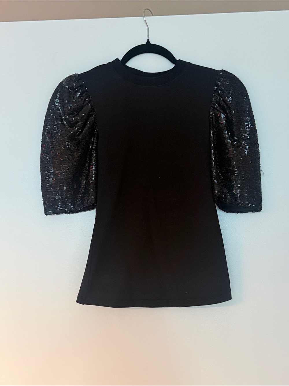 Cinq a Sept Black Puff Sleeve Sequin Top